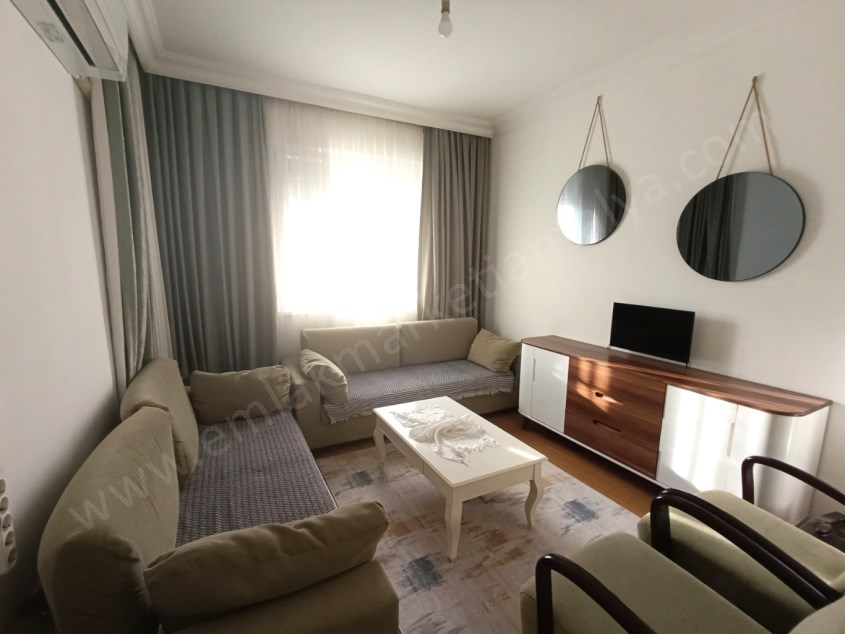 DOĞU GARAJINDA ŞEHRİN KALBİNDE TADİLATLI GENİŞ 3+1 SATILIK DAİRE