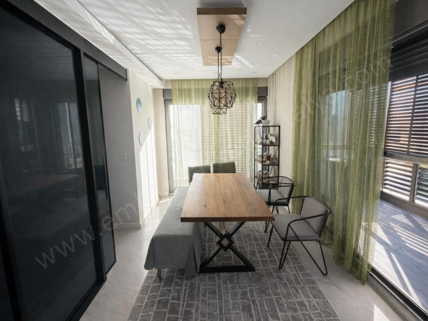 KONYAALTI KONAKLAR BÖLGESİNDE ULTRALÜKS SİTEDE 4+1 ARAKAT