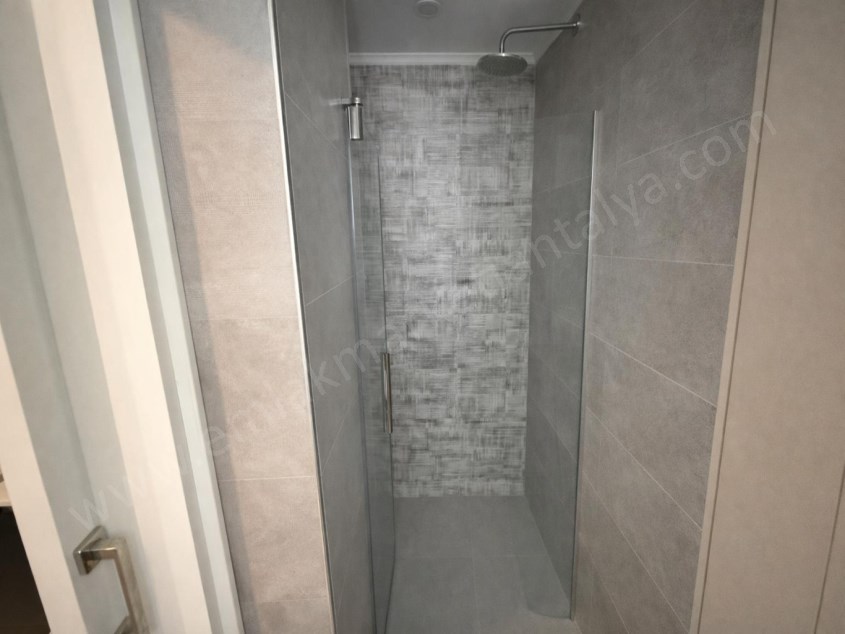 KONYAALTI KONAKLAR BÖLGESİNDE ULTRALÜKS SİTEDE 4+1 ARAKAT