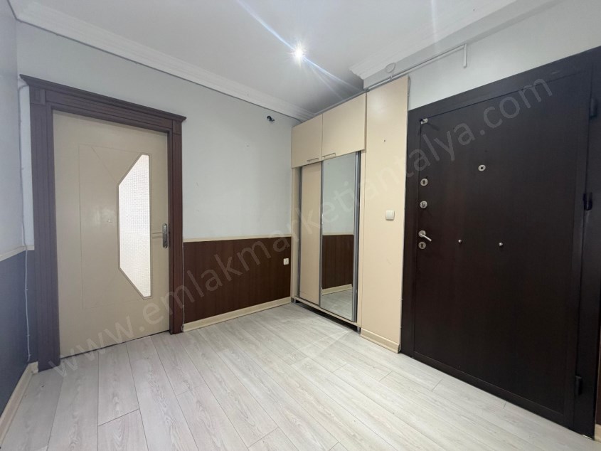 12.CADDE YAKINI SİTE İÇİ ARAKAT GENİŞ 3+1