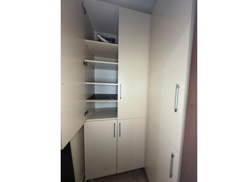 12.CADDE YAKINI SİTE İÇİ ARAKAT GENİŞ 3+1