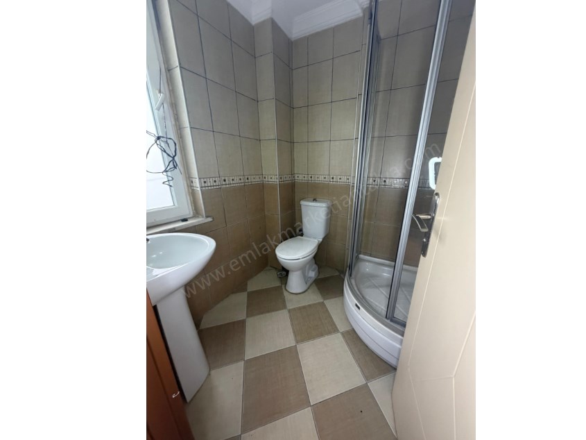 12.CADDE YAKINI SİTE İÇİ ARAKAT GENİŞ 3+1