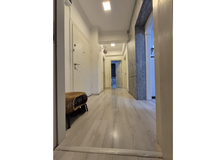 GÜVENLİK MAHALLESİNDE CADDE ÜZERİ , ŞIK TASARIMLI 2+1 DAİRE 