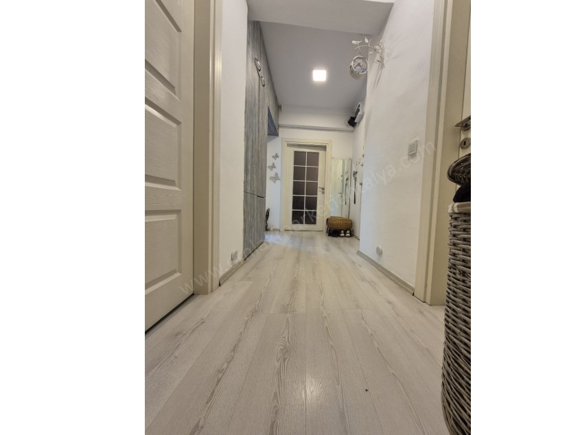 GÜVENLİK MAHALLESİNDE CADDE ÜZERİ , ŞIK TASARIMLI 2+1 DAİRE 