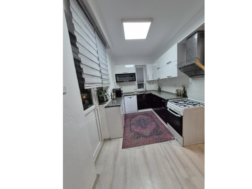 GÜVENLİK MAHALLESİNDE CADDE ÜZERİ , ŞIK TASARIMLI 2+1 DAİRE 