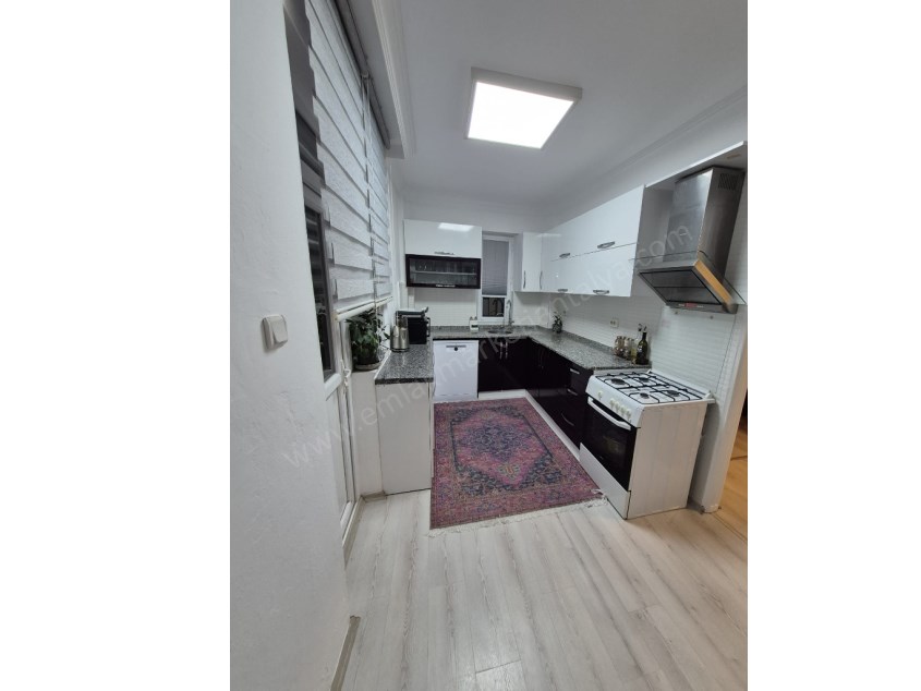 GÜVENLİK MAHALLESİNDE CADDE ÜZERİ , ŞIK TASARIMLI 2+1 DAİRE 