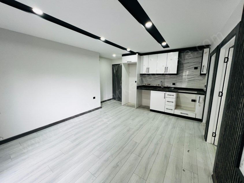 SİTE İÇİNDE YÜZME HAVUZLU LÜKS KULLANIŞLI 1+1 DAİRELER 