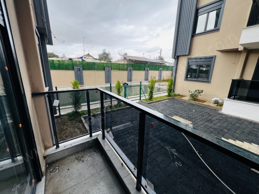 SİTE İÇİNDE YÜZME HAVUZLU LÜKS KULLANIŞLI 1+1 DAİRELER 