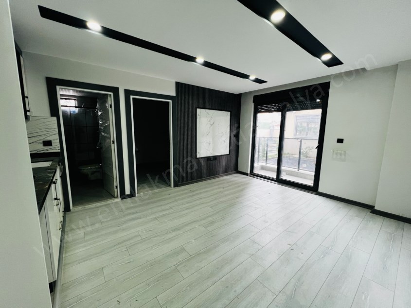 SİTE İÇİNDE YÜZME HAVUZLU LÜKS KULLANIŞLI 1+1 DAİRELER 