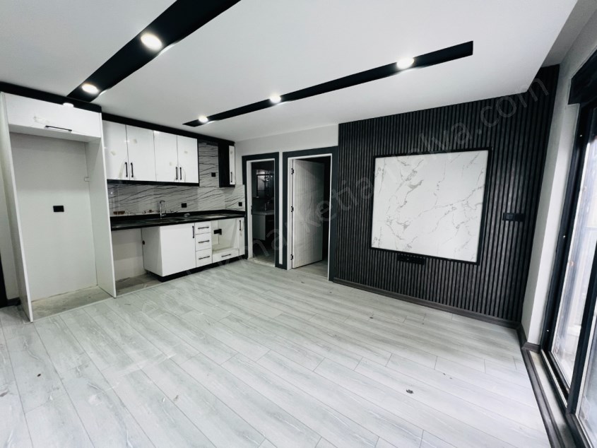 SİTE İÇİNDE YÜZME HAVUZLU LÜKS KULLANIŞLI 1+1 DAİRELER 