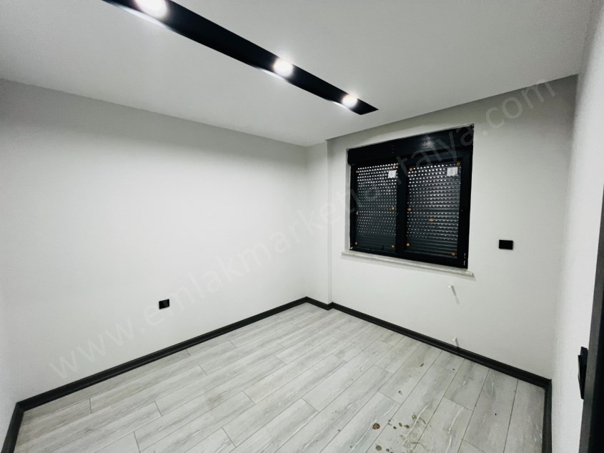 SİTE İÇİNDE YÜZME HAVUZLU LÜKS KULLANIŞLI 1+1 DAİRELER 