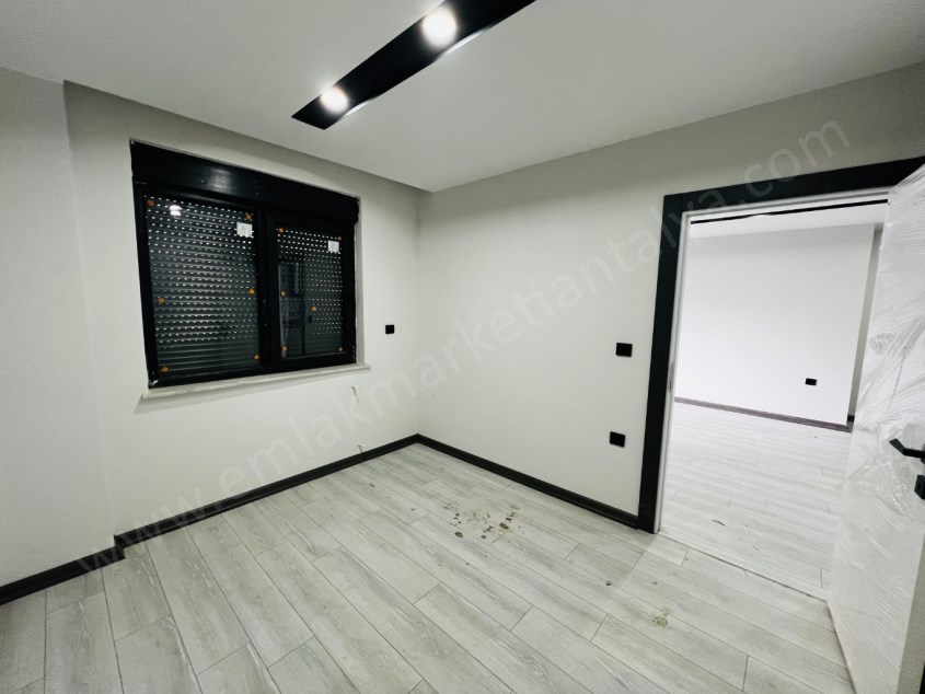 SİTE İÇİNDE YÜZME HAVUZLU LÜKS KULLANIŞLI 1+1 DAİRELER 