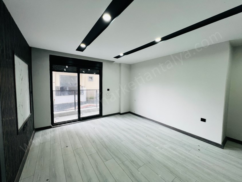 SİTE İÇİNDE YÜZME HAVUZLU LÜKS KULLANIŞLI 1+1 DAİRELER 