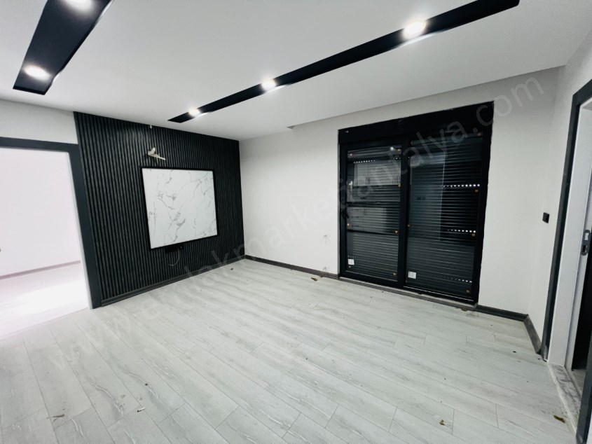 SİTE İÇİNDE YÜZME HAVUZLU LÜKS KULLANIŞLI 1+1 DAİRELER