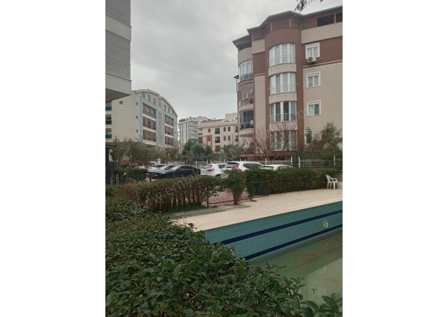  UNCALIDA YÜZME HAVUZLU , D.GAZLI , EBEVEYN BANYOLU KATTA 2+1