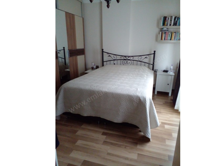  UNCALIDA YÜZME HAVUZLU , D.GAZLI , EBEVEYN BANYOLU KATTA 2+1