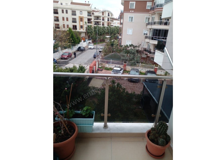  UNCALIDA YÜZME HAVUZLU , D.GAZLI , EBEVEYN BANYOLU KATTA 2+1