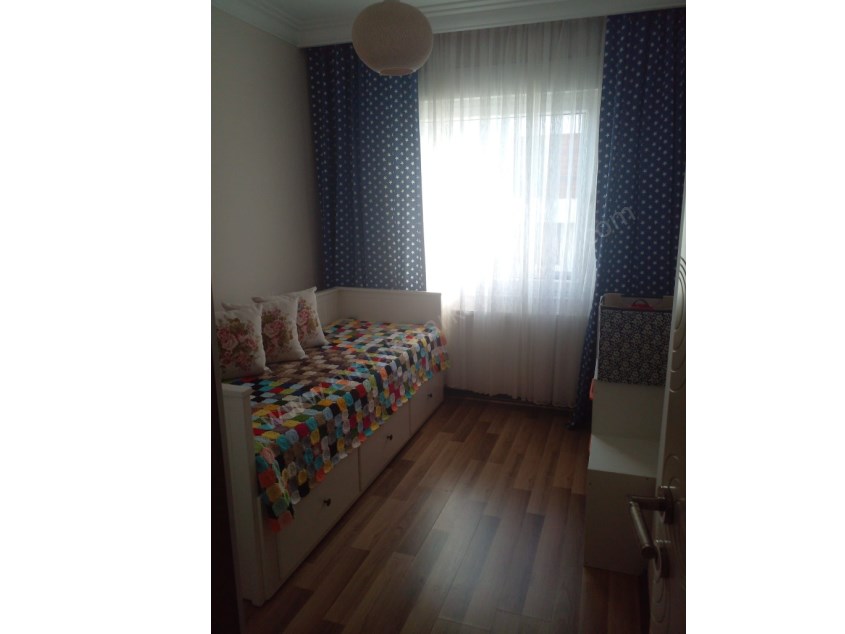  UNCALIDA YÜZME HAVUZLU , D.GAZLI , EBEVEYN BANYOLU KATTA 2+1