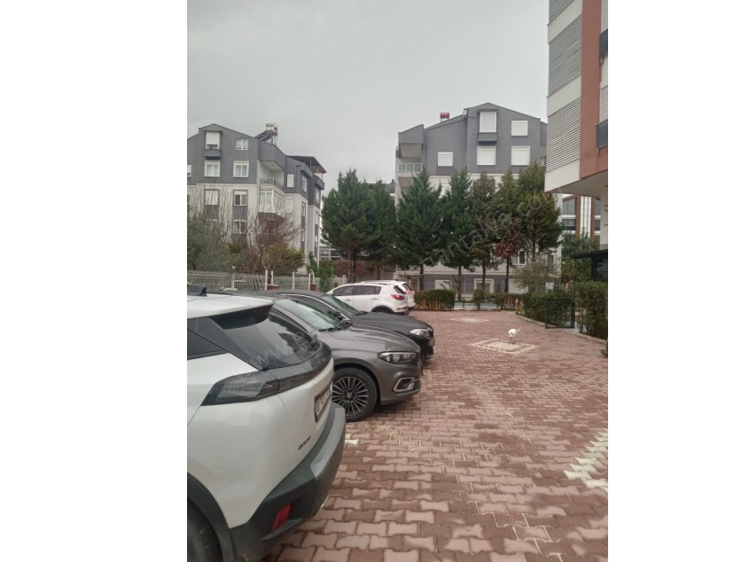  UNCALIDA YÜZME HAVUZLU , D.GAZLI , EBEVEYN BANYOLU KATTA 2+1