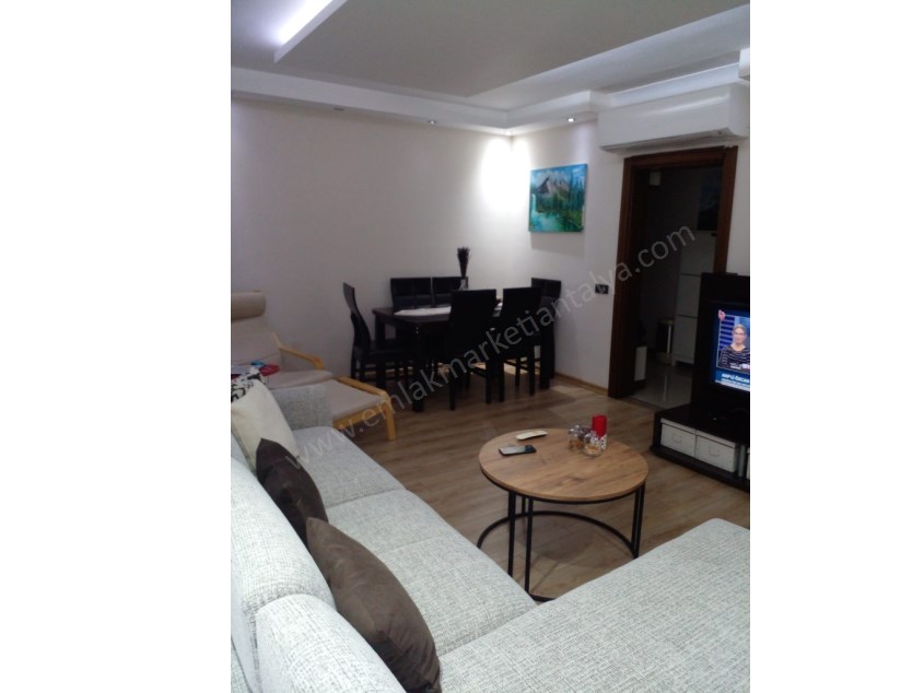  UNCALIDA YÜZME HAVUZLU , D.GAZLI , EBEVEYN BANYOLU KATTA 2+1