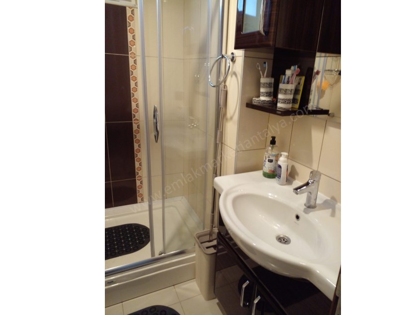  UNCALIDA YÜZME HAVUZLU , D.GAZLI , EBEVEYN BANYOLU KATTA 2+1