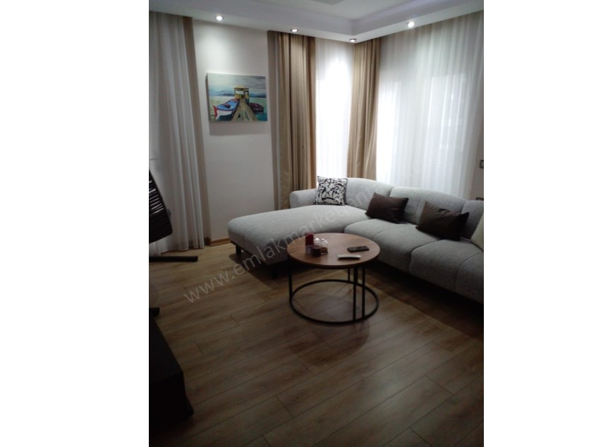  UNCALIDA YÜZME HAVUZLU , D.GAZLI , EBEVEYN BANYOLU KATTA 2+1