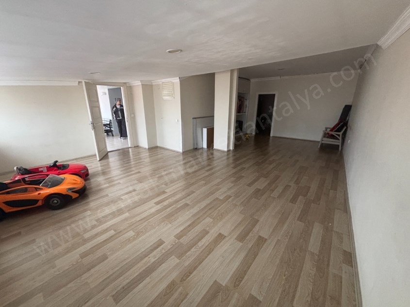 ŞEHRİN MERKEZİNDE DOĞALGAZLI ÇOK GENİŞ FERAH DUBLEKS