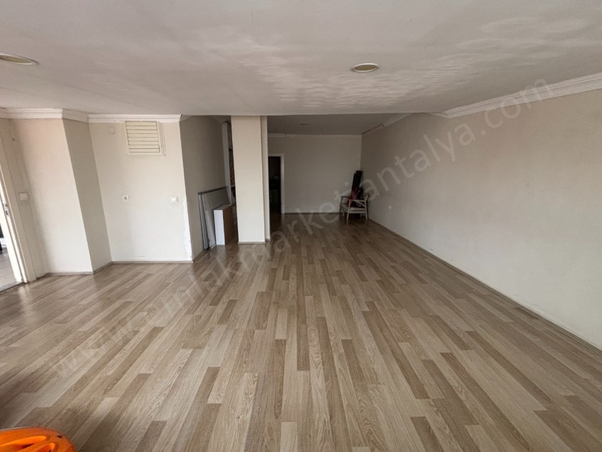 ŞEHRİN MERKEZİNDE DOĞALGAZLI ÇOK GENİŞ FERAH DUBLEKS