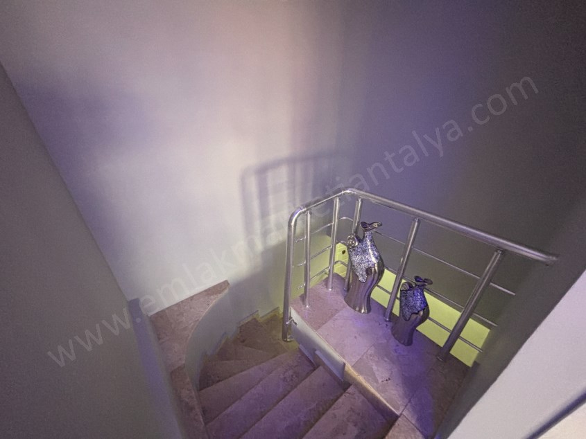 ŞEHRİN MERKEZİNDE DOĞALGAZLI ÇOK GENİŞ FERAH DUBLEKS