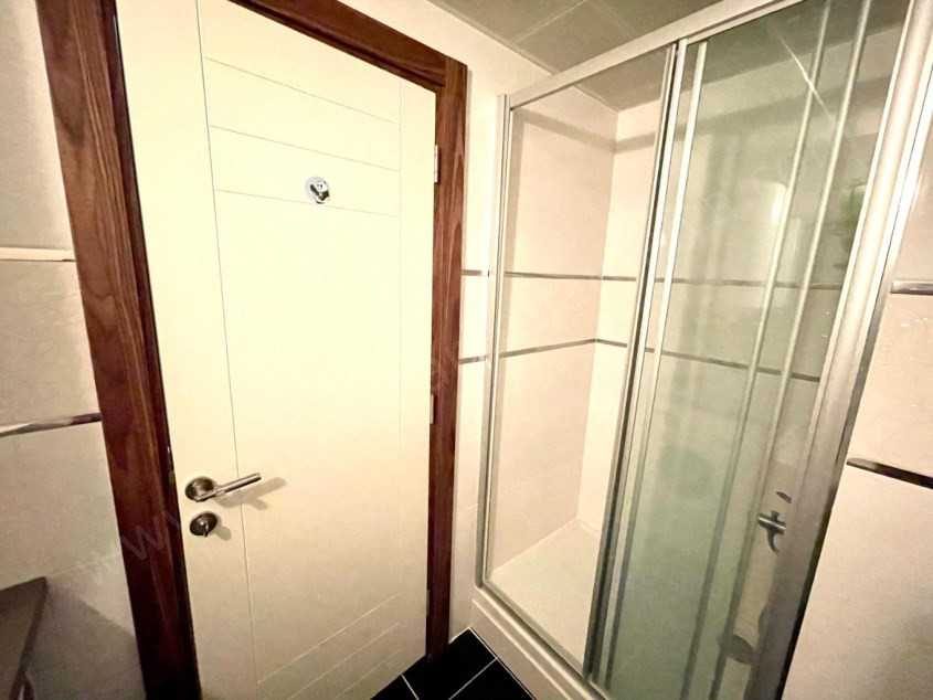 LİMANDA ARAKATTA HAVUZ MANZARALI ŞIK 1+1