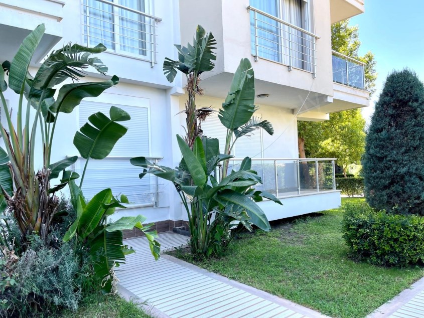 LİMANDA ARAKATTA HAVUZ MANZARALI ŞIK 1+1