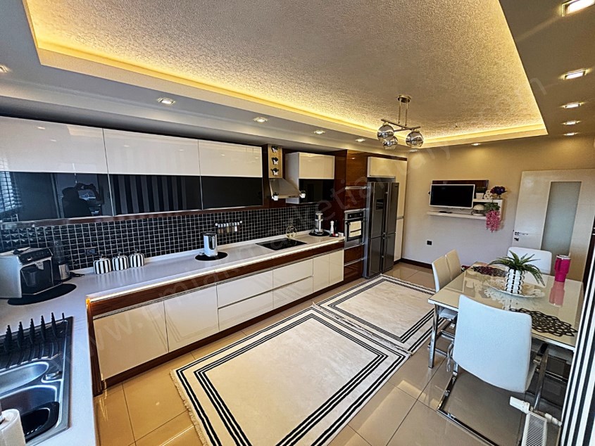 FULL DONANIMLI ELİT VE PRESTİJLİ SİTE İÇİ ARAKAT 3+1 