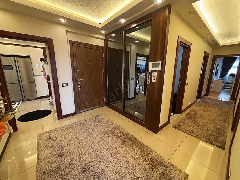 FULL DONANIMLI ELİT VE PRESTİJLİ SİTE İÇİ ARAKAT 3+1 