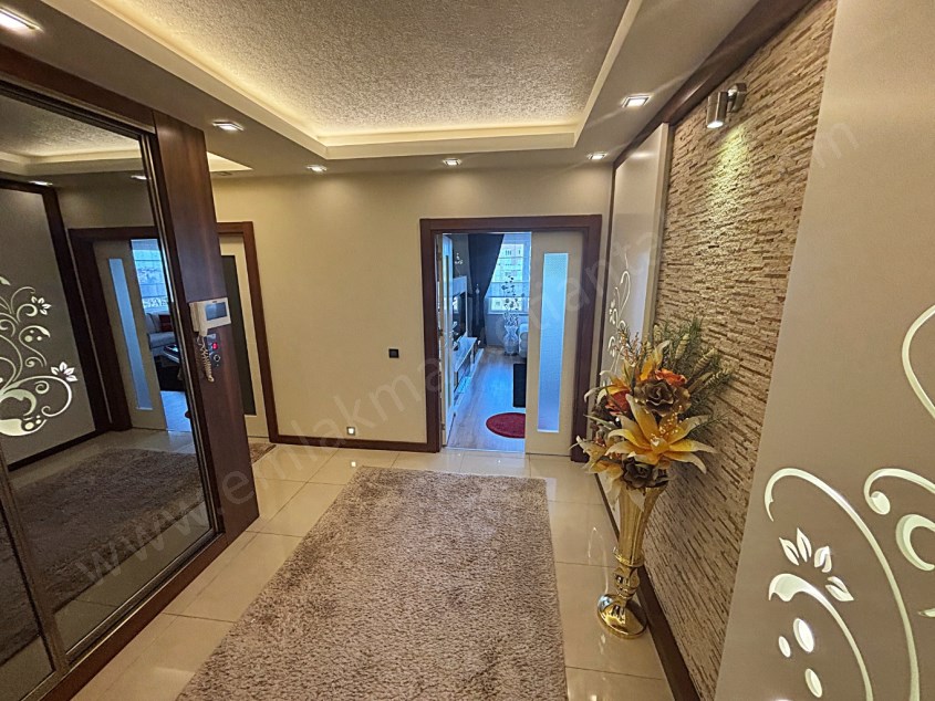 FULL DONANIMLI ELİT VE PRESTİJLİ SİTE İÇİ ARAKAT 3+1 