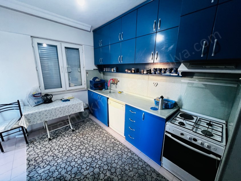 CADDE ÜSTÜ ÇOK GENİŞ FIRSAT 3+1 DAİRE