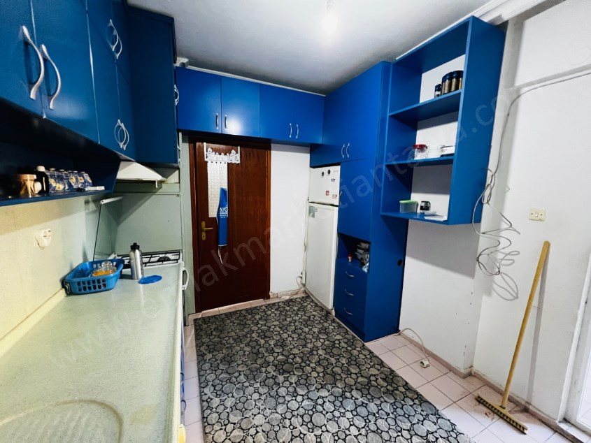 CADDE ÜSTÜ ÇOK GENİŞ FIRSAT 3+1 DAİRE