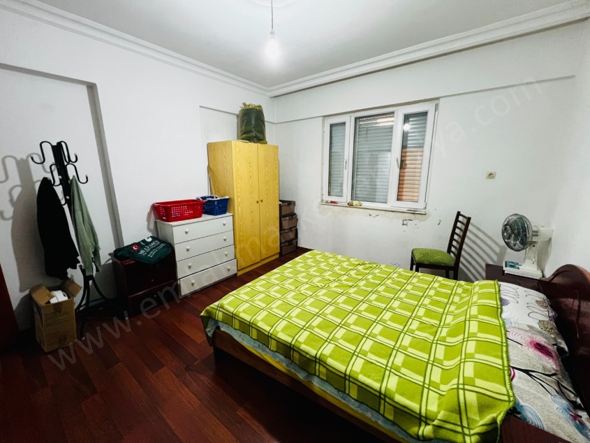 CADDE ÜSTÜ ÇOK GENİŞ FIRSAT 3+1 DAİRE