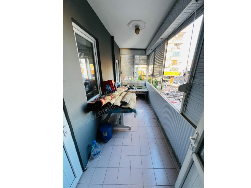 CADDE ÜSTÜ ÇOK GENİŞ FIRSAT 3+1 DAİRE