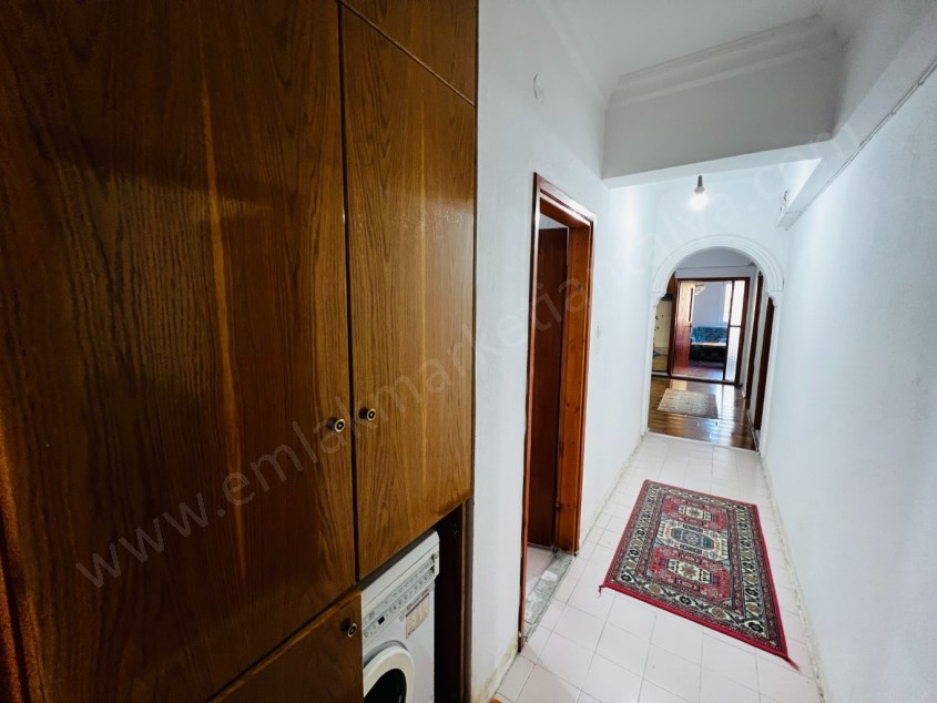 CADDE ÜSTÜ ÇOK GENİŞ FIRSAT 3+1 DAİRE