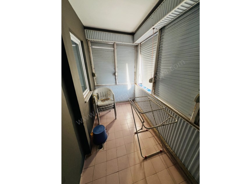 CADDE ÜSTÜ ÇOK GENİŞ FIRSAT 3+1 DAİRE