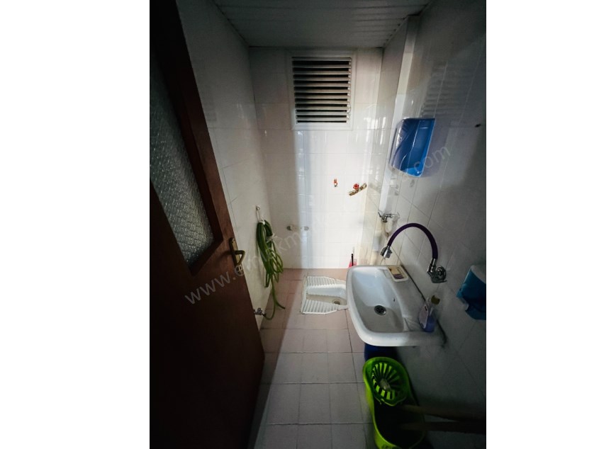 CADDE ÜSTÜ ÇOK GENİŞ FIRSAT 3+1 DAİRE