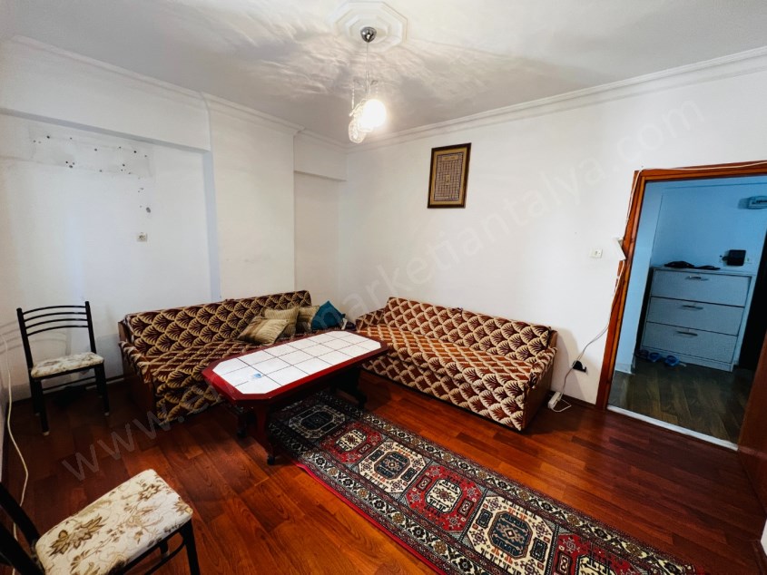 CADDE ÜSTÜ ÇOK GENİŞ FIRSAT 3+1 DAİRE