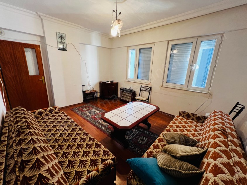 CADDE ÜSTÜ ÇOK GENİŞ FIRSAT 3+1 DAİRE