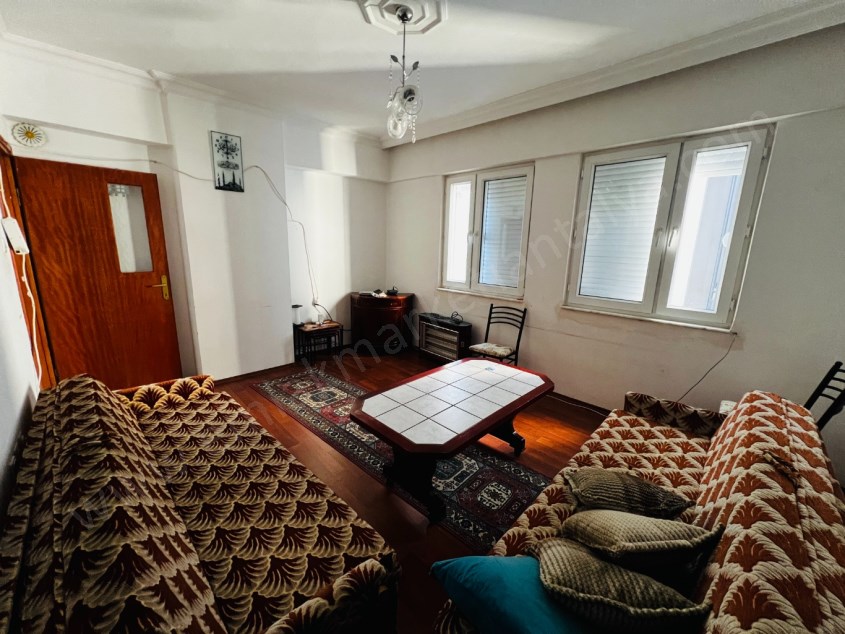 CADDE ÜSTÜ ÇOK GENİŞ FIRSAT 3+1 DAİRE