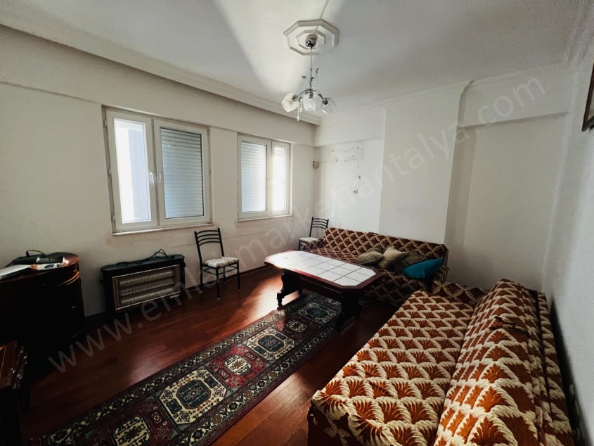 CADDE ÜSTÜ ÇOK GENİŞ FIRSAT 3+1 DAİRE