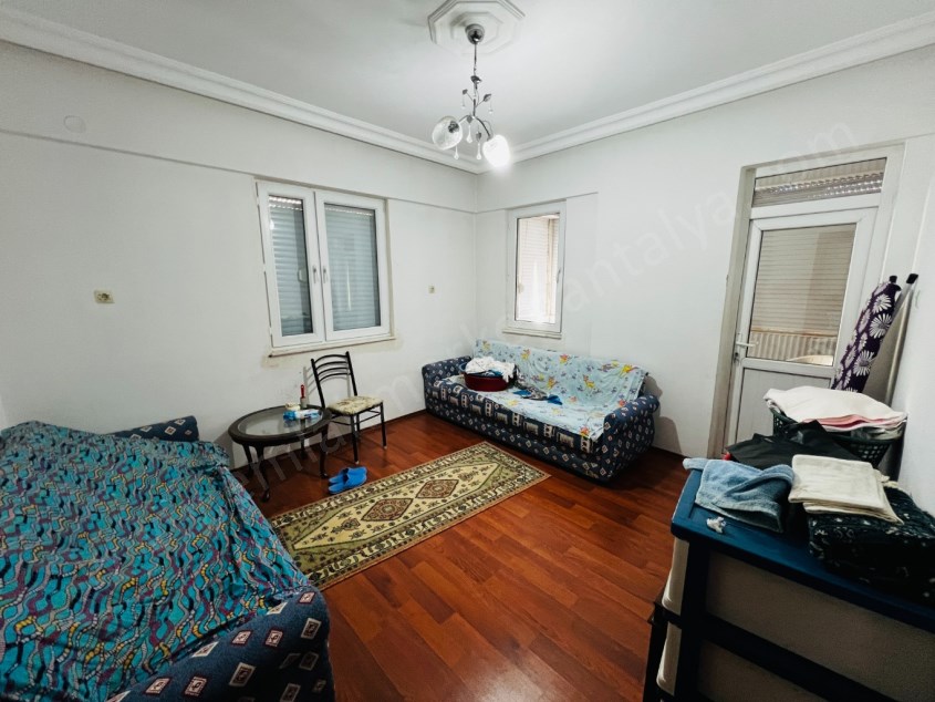 CADDE ÜSTÜ ÇOK GENİŞ FIRSAT 3+1 DAİRE