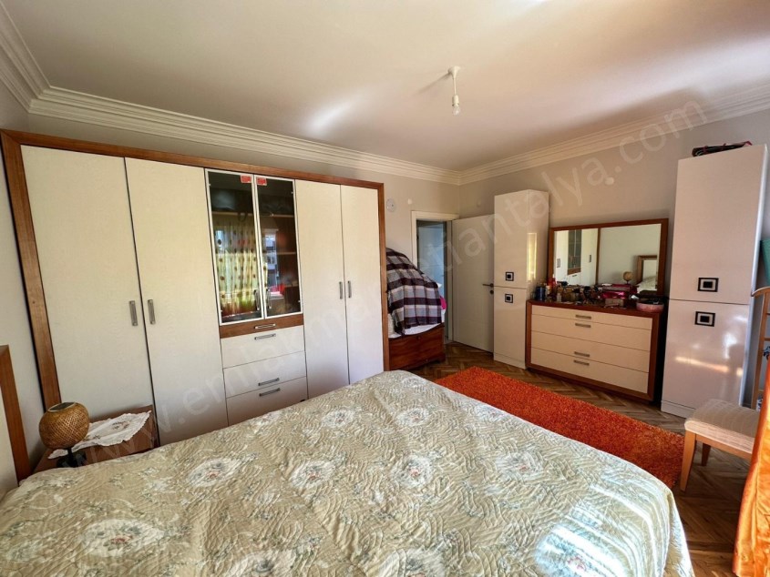 DENİZE 100 MT. MESAFEDE İÇİ YAPILI EBEVEYN BANYOLU ARAKAT 3+1