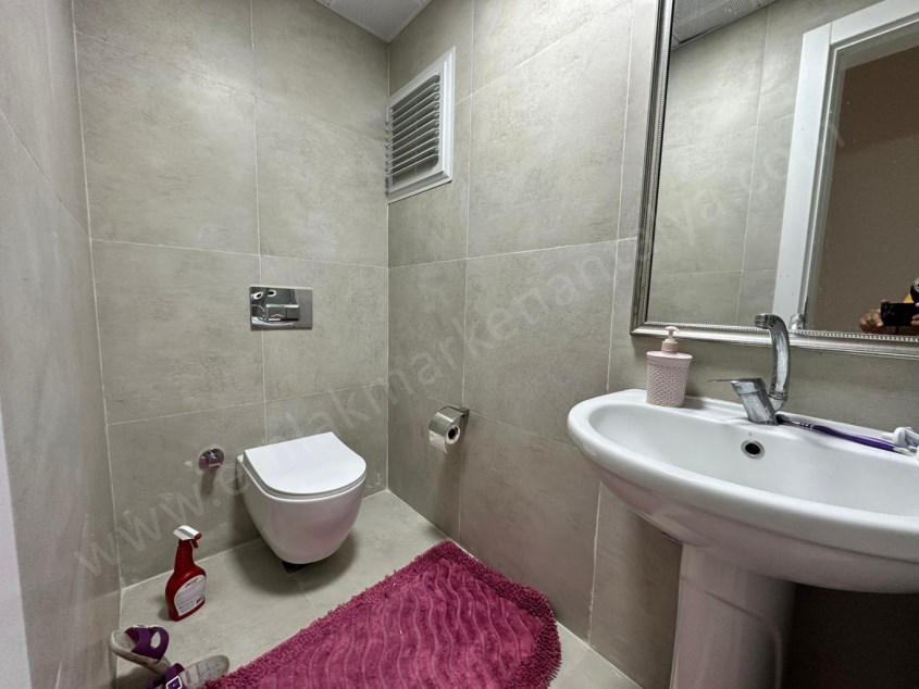 DENİZE 100 MT. MESAFEDE İÇİ YAPILI EBEVEYN BANYOLU ARAKAT 3+1