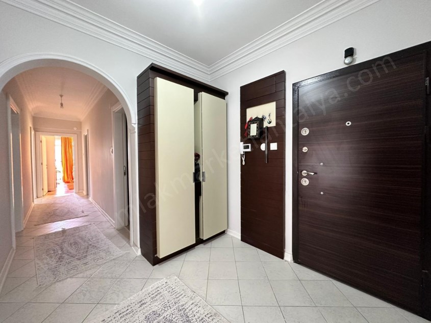 DENİZE 100 MT. MESAFEDE İÇİ YAPILI EBEVEYN BANYOLU ARAKAT 3+1