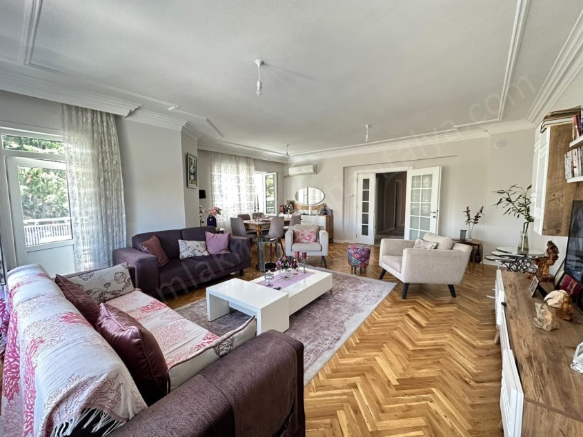 DENİZE 100 MT. MESAFEDE İÇİ YAPILI EBEVEYN BANYOLU ARAKAT 3+1